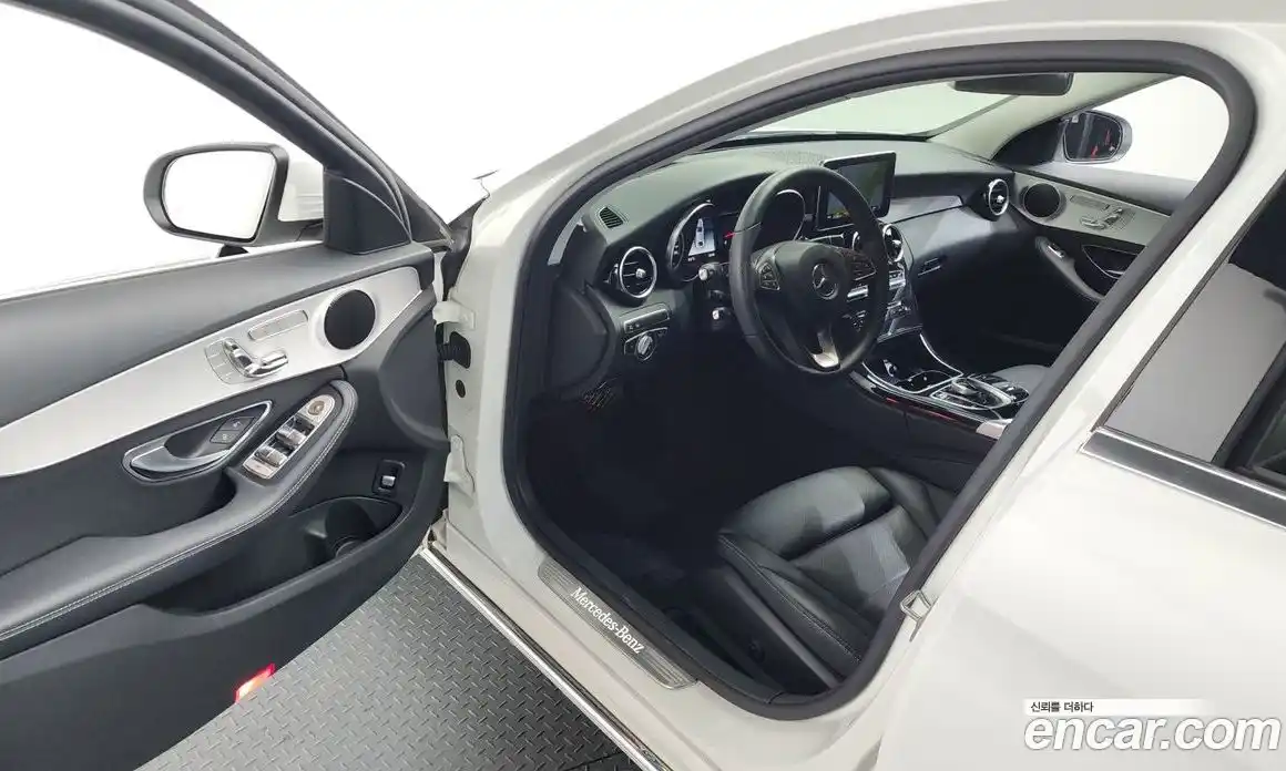 Mercedes-Benz C-Class 2018 2.0 Автомат в Москве № 466664, фото 10