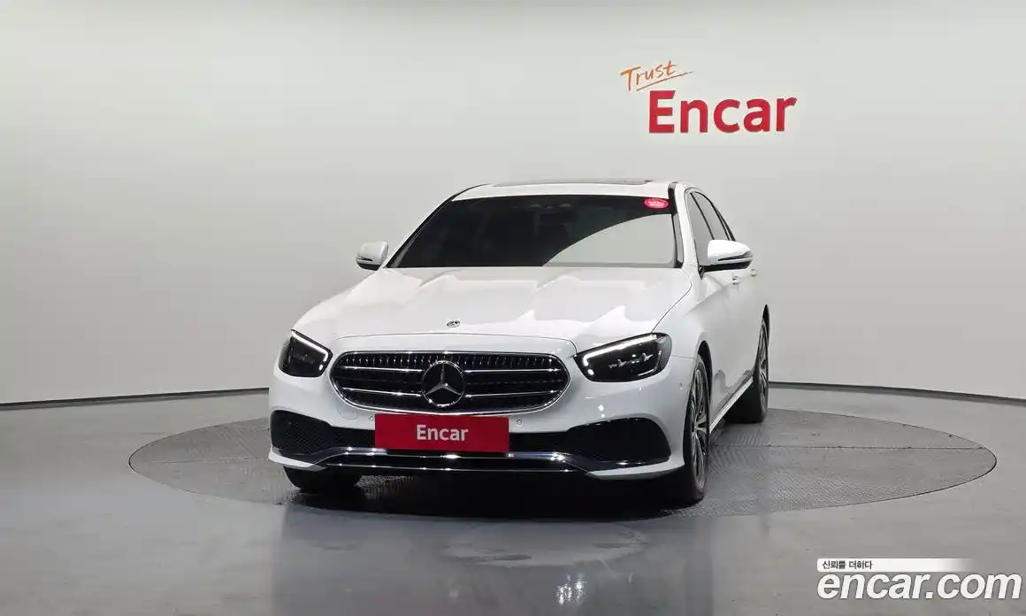 Mercedes-Benz E-Class 2021 2.0 Автомат в Москве № 467468, фото 3