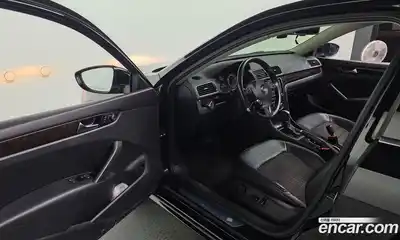 Volkswagen Passat 2014 2.0 Автомат в Москве № 472399, миниатюра 11