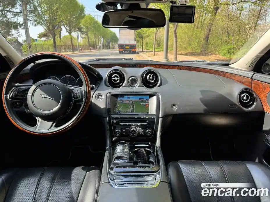 Jaguar XJ 2013 3.0 Автомат в Москве № 474332, фото 6