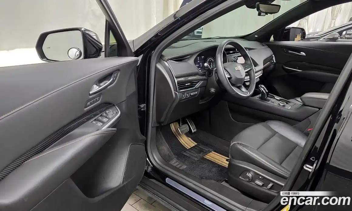 Cadillac XT4 2023 2.0 Автомат в Москве № 474606, фото 10