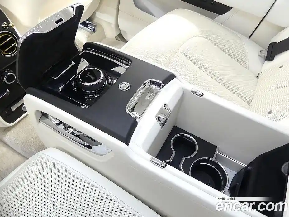 Rolls-Royce Cullinan 2023 6.7 Автомат в Москве № 474807, фото 15