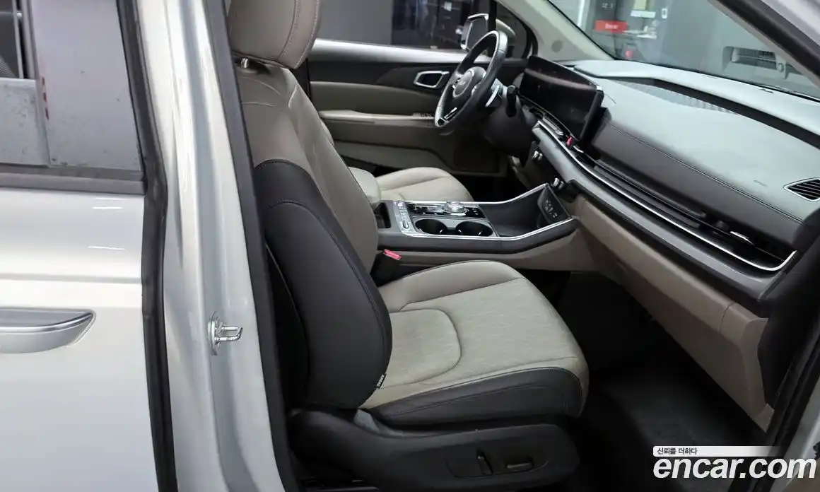 Kia Canival 2024 3.5 Автомат в Москве № 52005, фото 3