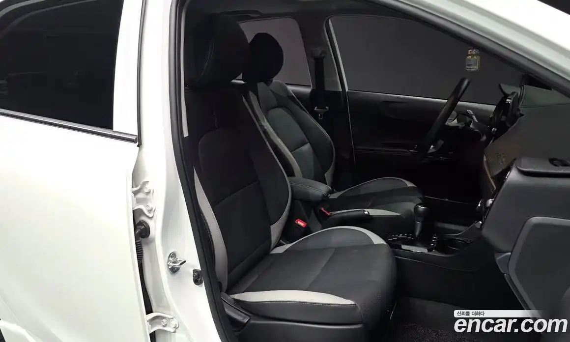 Kia Morning 2021 1.0 Автомат в Москве № 73984, фото 7