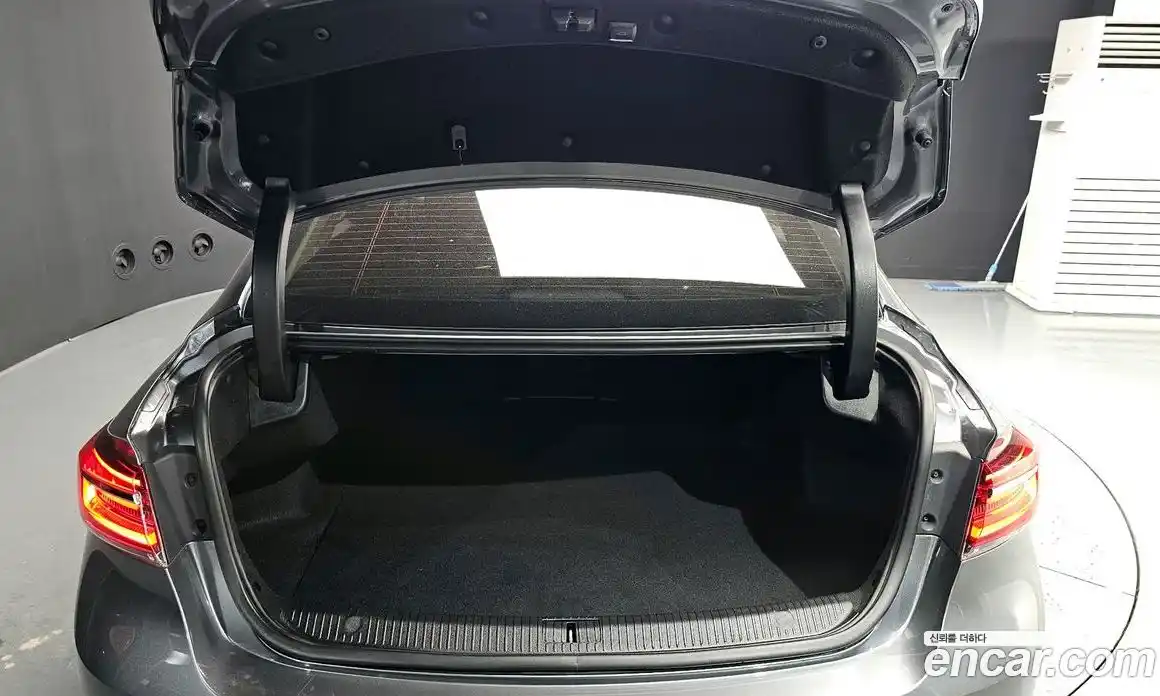 Renault SM6 2023 2.0 Автомат в Москве № 107395, фото 20