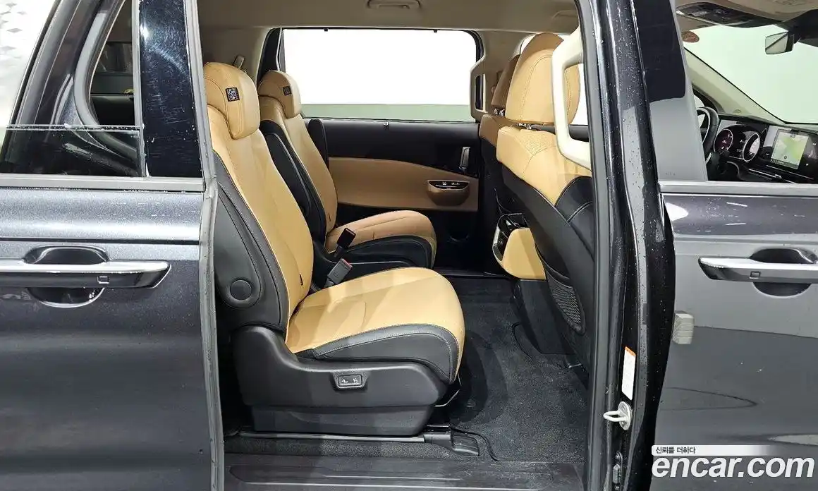 Kia Canival 2022 2.2 Автомат в Москве № 115152, фото 17