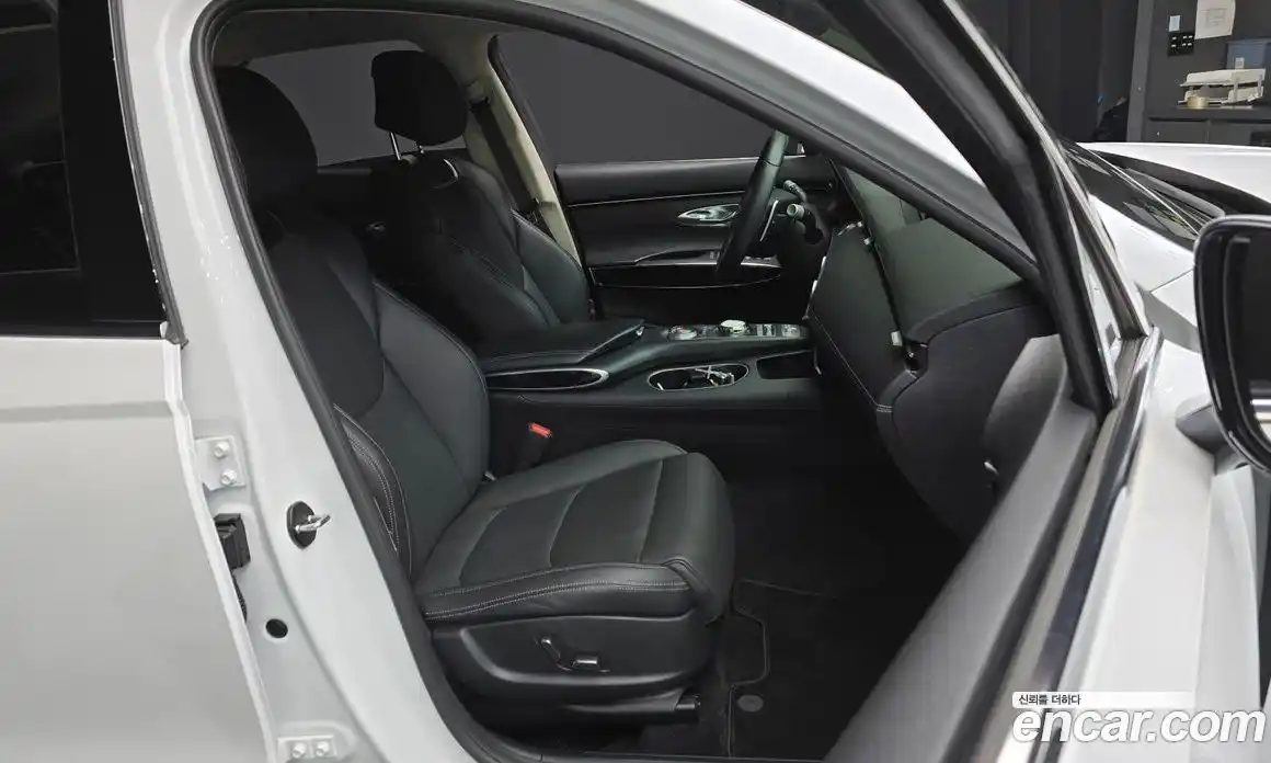 Genesis GV70 2023 2.5 Автомат в Москве № 118062, фото 10