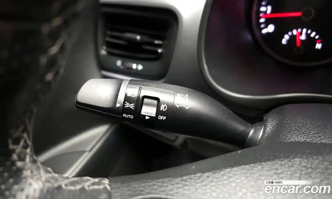 Kia Stonic 2020 1.4 Автомат в Москве № 120369, фото 12