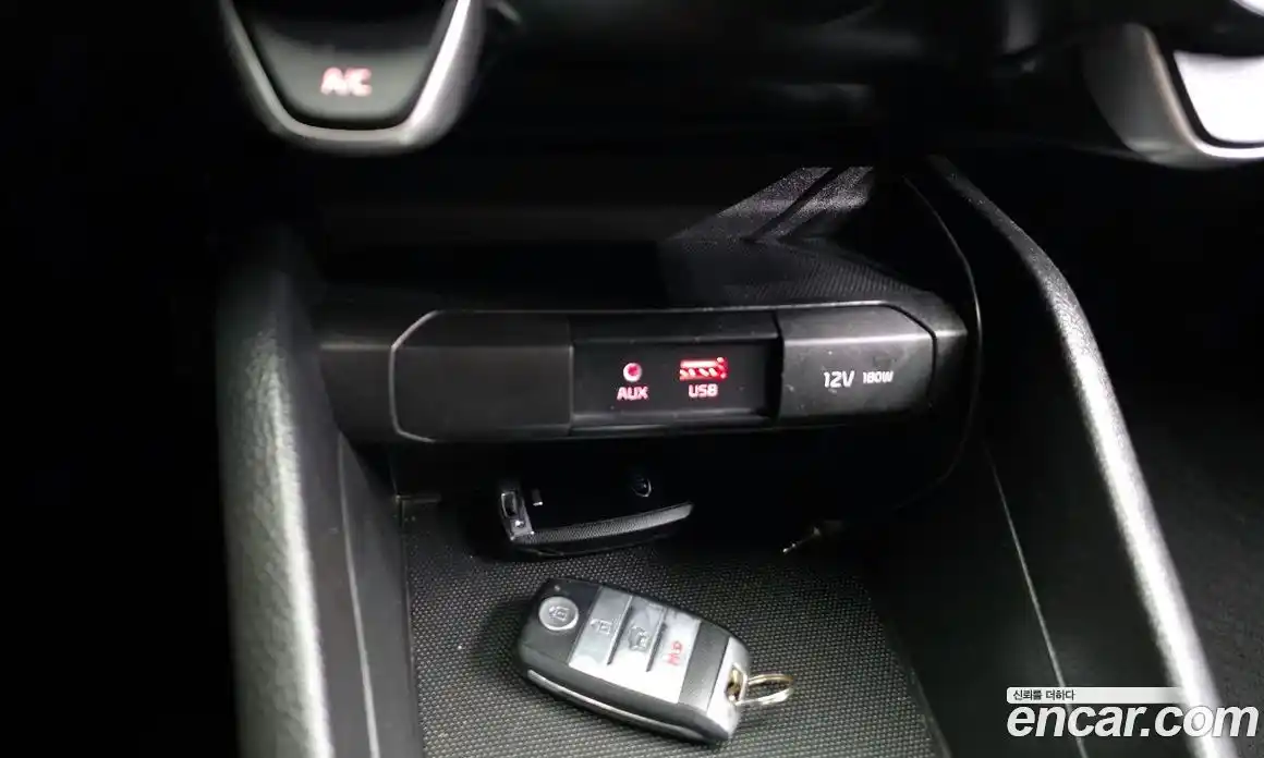 Kia Stonic 2020 1.4 Автомат в Москве № 120369, фото 20