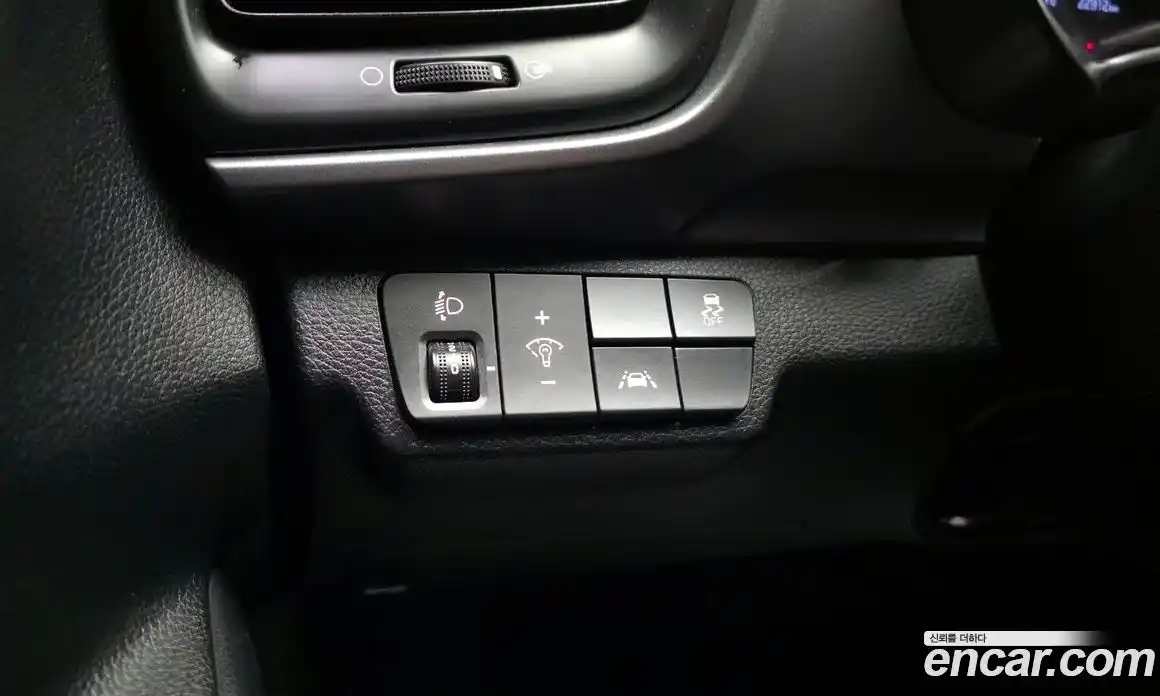 Kia Stonic 2020 1.4 Автомат в Москве № 120369, фото 9