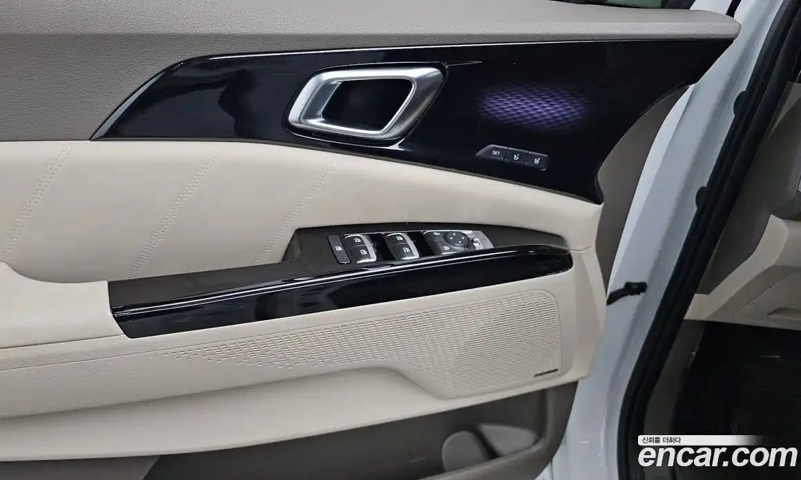 Kia Canival 2023 3.5 Автомат в Москве № 122204, фото 17