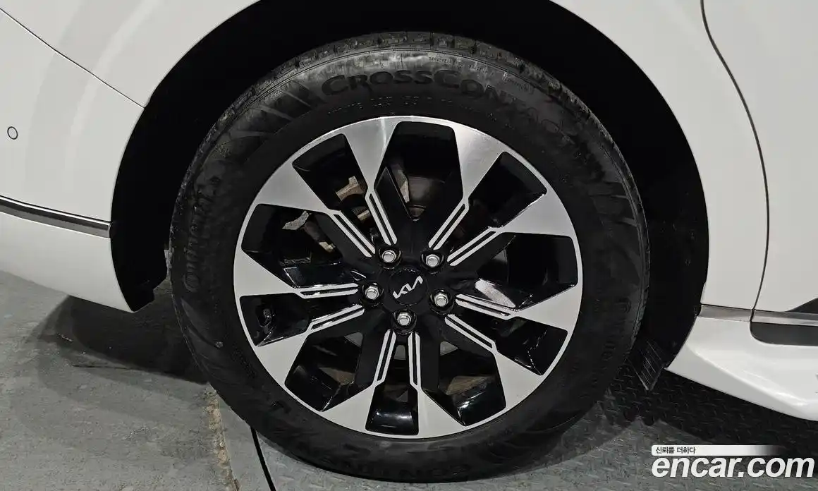 Kia Canival 2023 3.5 Автомат в Москве № 122204, фото 5