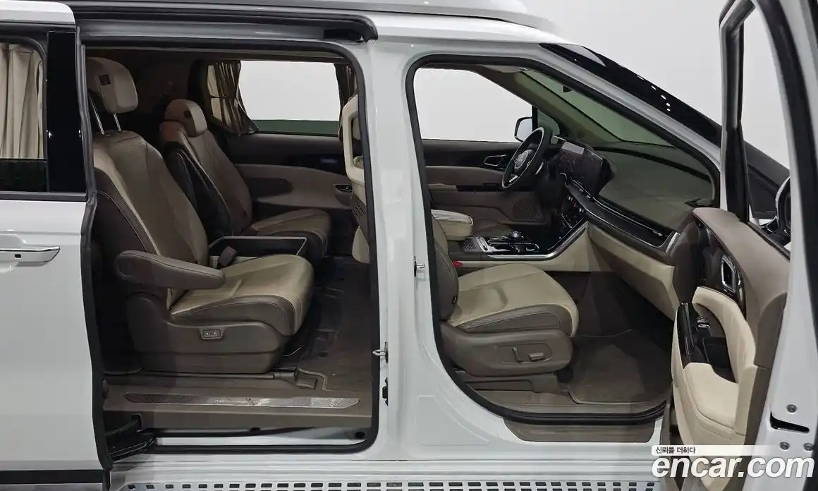 Kia Canival 2023 3.5 Автомат в Москве № 122204, фото 10