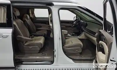 Kia Canival 2023 3.5 Автомат в Москве № 122204, миниатюра 10