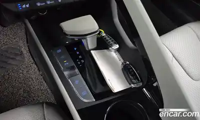 Hyundai Avante 2022 1.6 Автомат в Москве № 130495, миниатюра 11