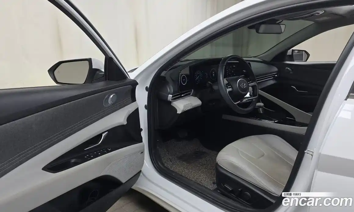 Hyundai Avante 2022 1.6 Автомат в Москве № 130495, фото 3