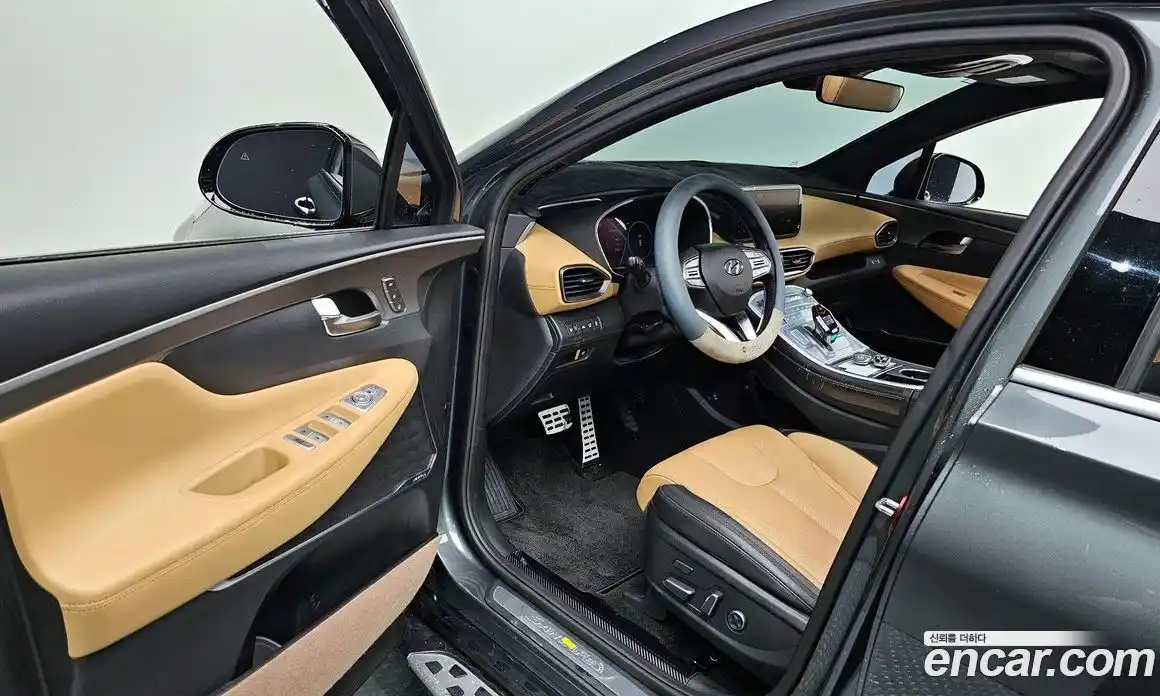 Hyundai Santa Fe 2023 1.6 Автомат в Москве № 130805, фото 2