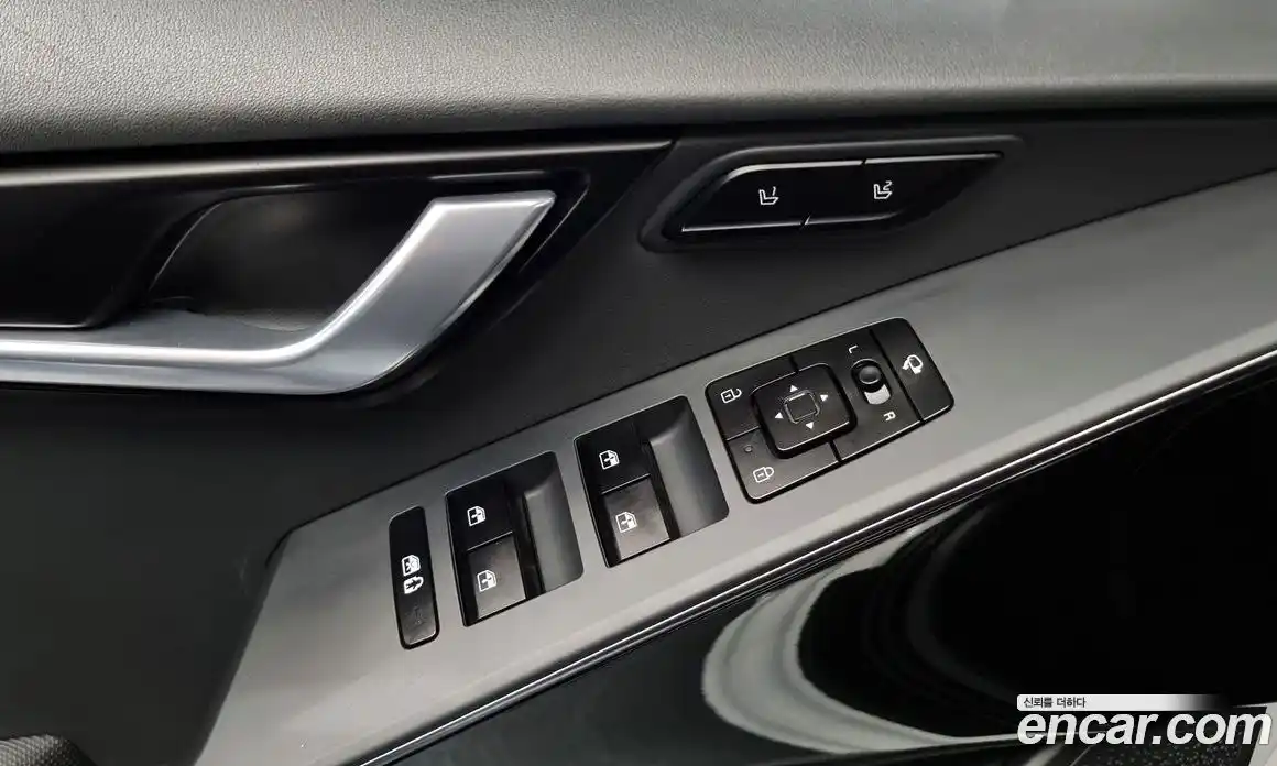 Kia Niro 2023 1.6 Автомат в Москве № 132762, фото 4