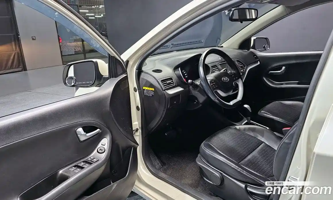 Kia Morning 2016 1.0 Автомат в Москве № 134084, фото 1