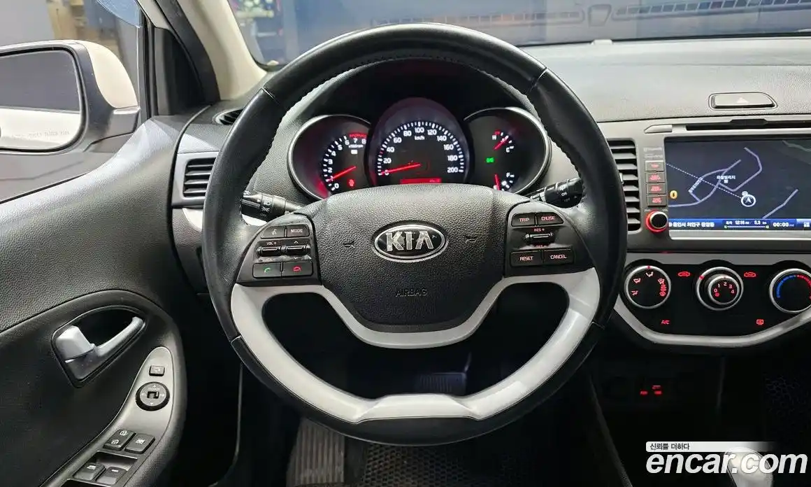 Kia Morning 2016 1.0 Автомат в Москве № 134084, фото 17
