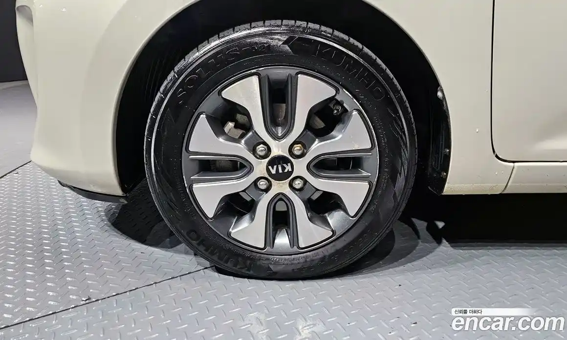 Kia Morning 2016 1.0 Автомат в Москве № 134084, фото 4