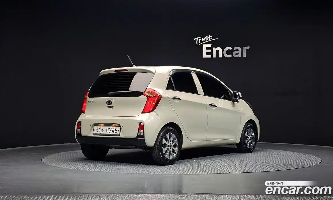 Kia Morning 2016 1.0 Автомат в Москве № 134084, фото 6