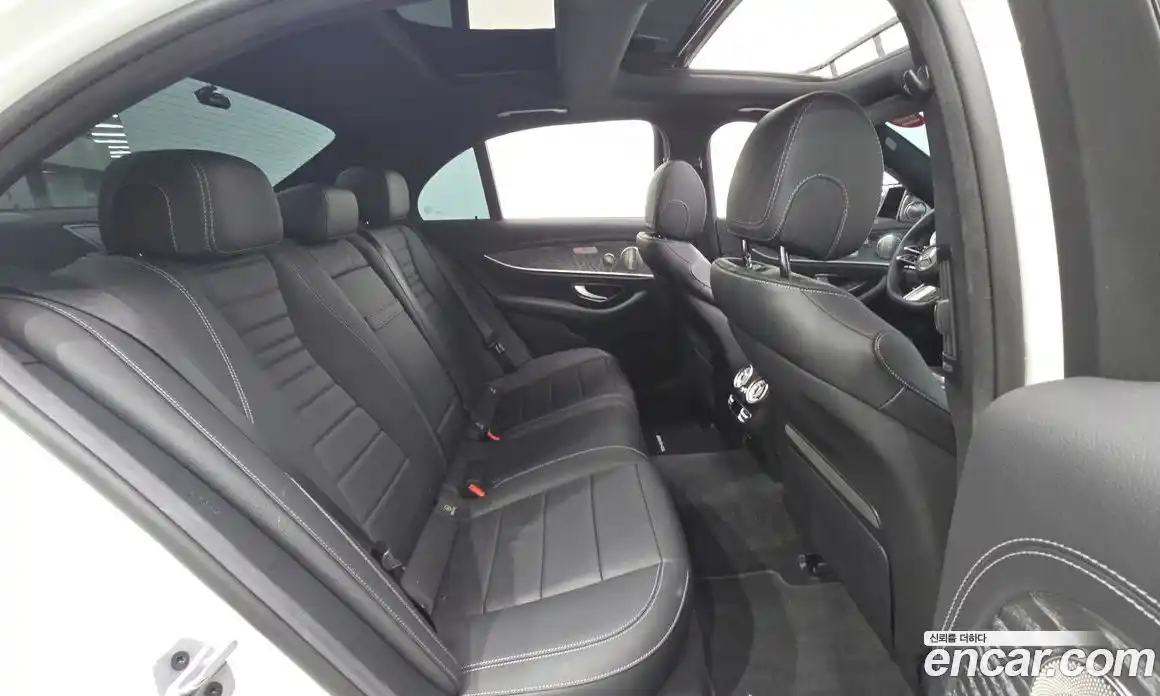 Mercedes-Benz E-Class 2023 2.0 Автомат в Москве № 137678, фото 12