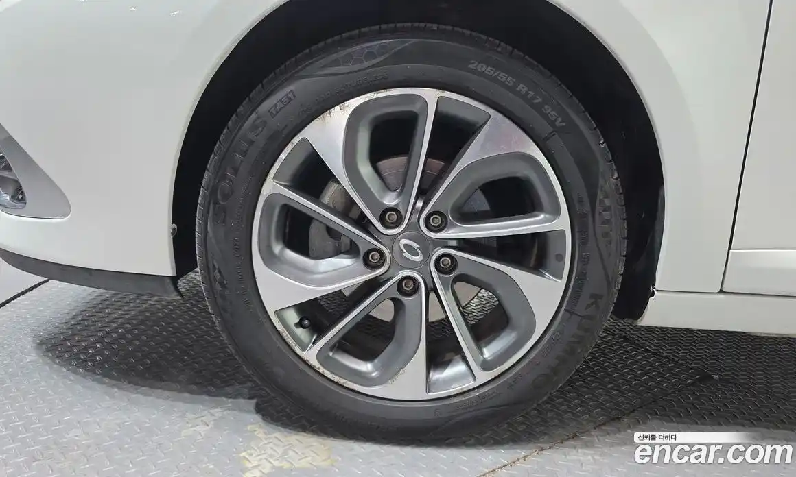 Renault SM3 2015 1.6 Автомат в Москве № 147736, фото 19