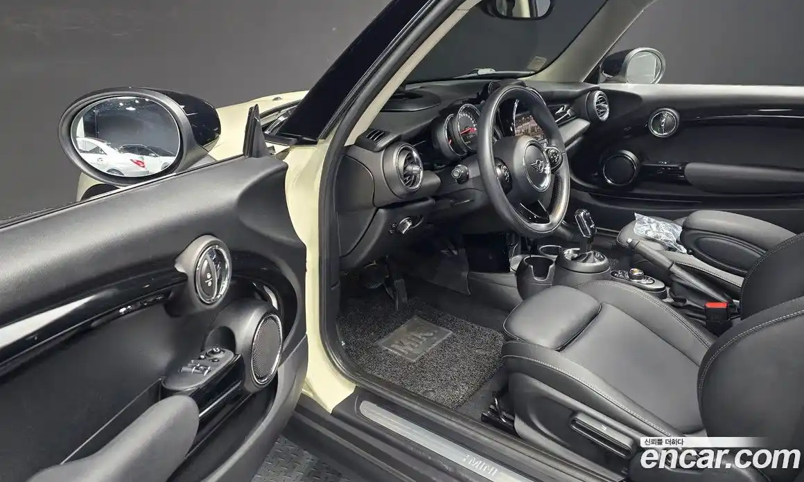 Mini Cooper 2020 1.5 Автомат в Москве № 151688, фото 11