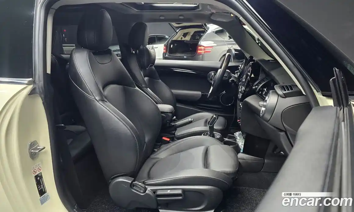 Mini Cooper 2020 1.5 Автомат в Москве № 151688, фото 10