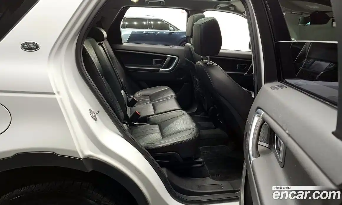 Land Rover Discovery Sport 2016 2.0 Автомат в Москве № 153857, фото 20