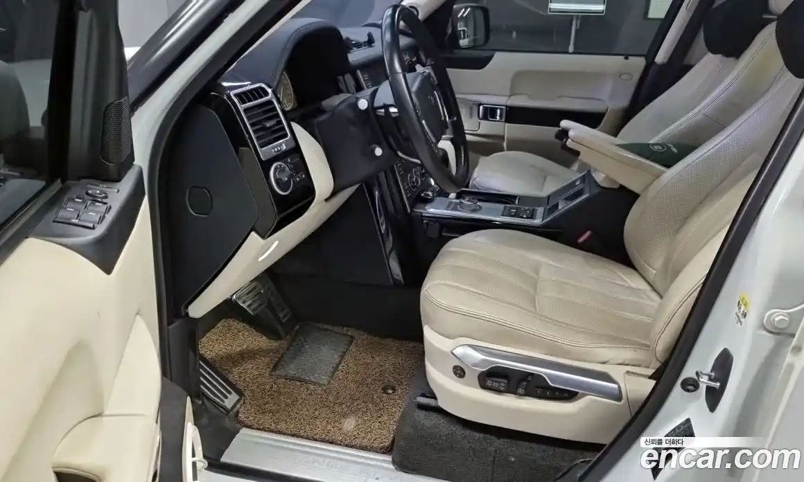 Land Rover Range-Rover 2011 4.4 Автомат в Москве № 156390, фото 12