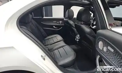 Mercedes-Benz E-Class 2022 2.0 Автомат в Москве № 160367, миниатюра 4