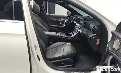 Mercedes-Benz E-Class 2022 2.0 Автомат в Москве № 160367, миниатюра 6