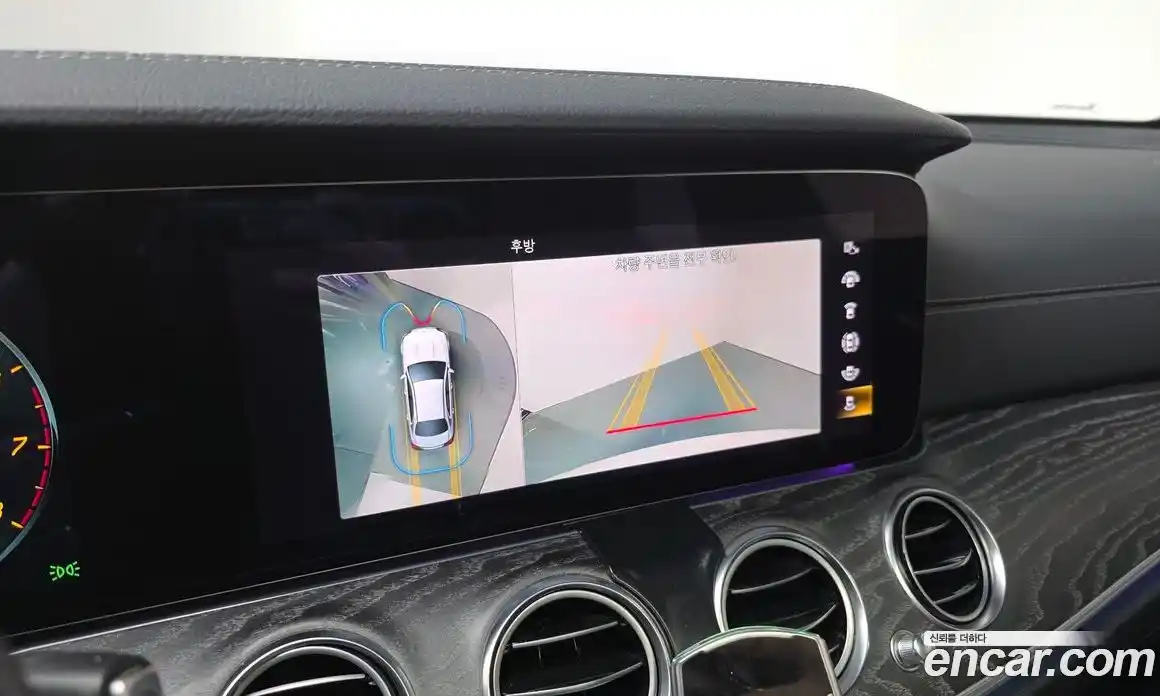 Mercedes-Benz E-Class 2021 2.0 Автомат в Москве № 160787, фото 3