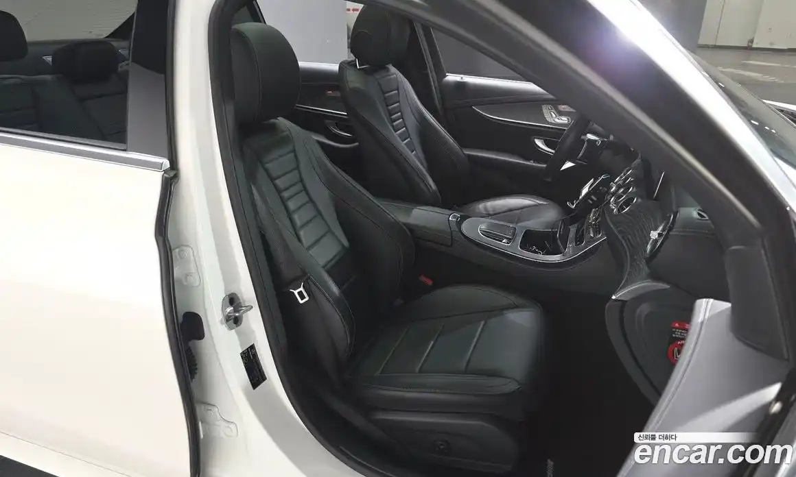 Mercedes-Benz E-Class 2021 2.0 Автомат в Москве № 160787, фото 4