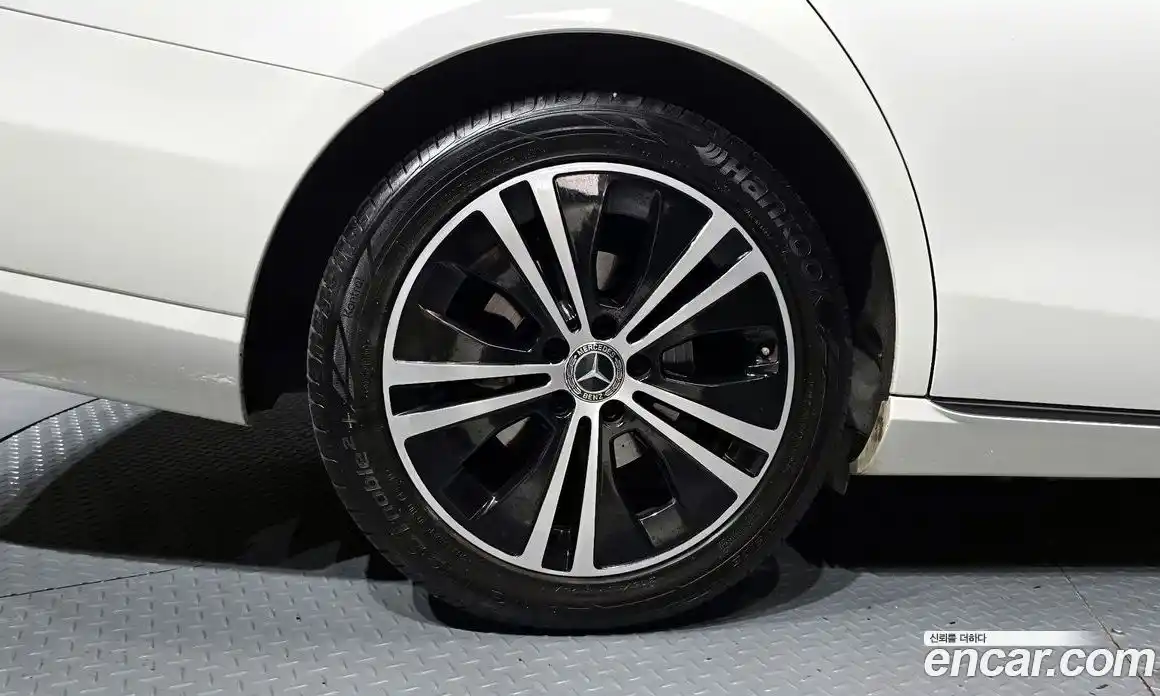 Mercedes-Benz E-Class 2020 2.0 Автомат в Москве № 161234, фото 12