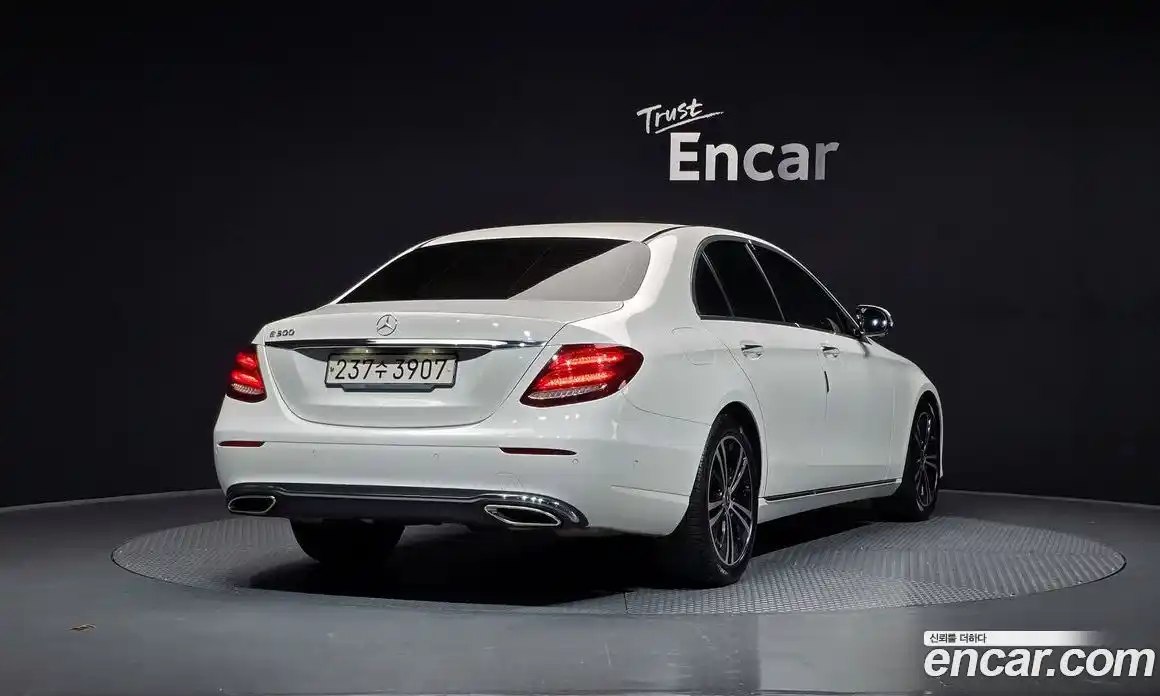 Mercedes-Benz E-Class 2020 2.0 Автомат в Москве № 161234, фото 10