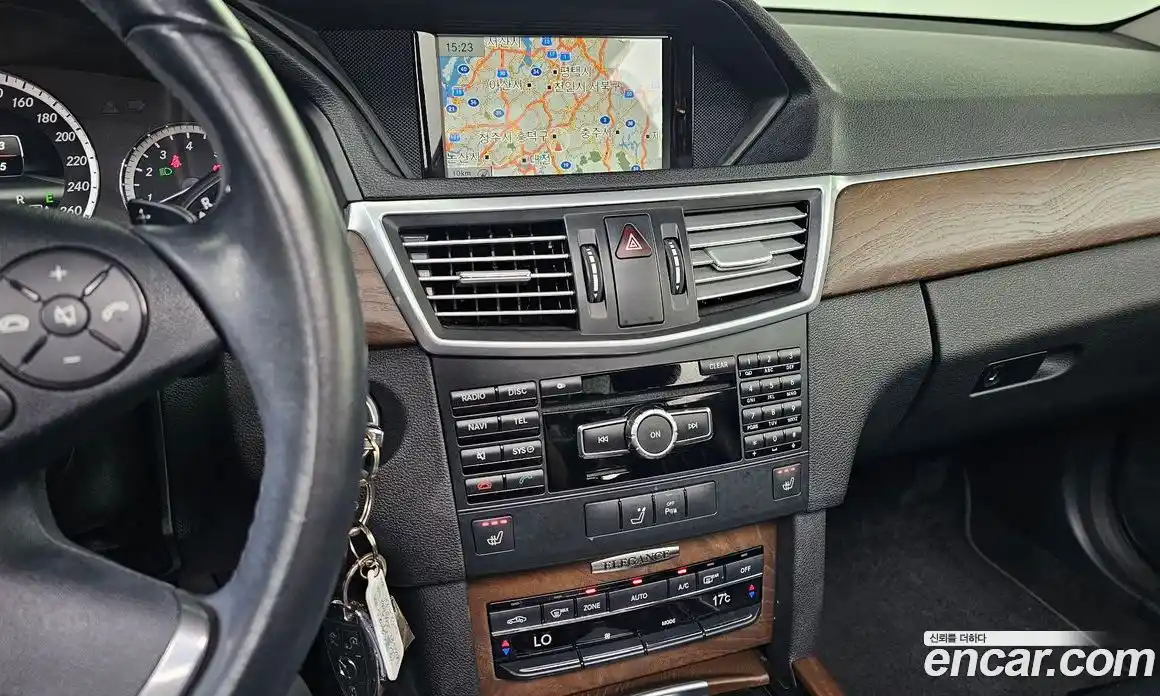 Mercedes-Benz E-Class 2013 3.5 Автомат в Москве № 161865, фото 15