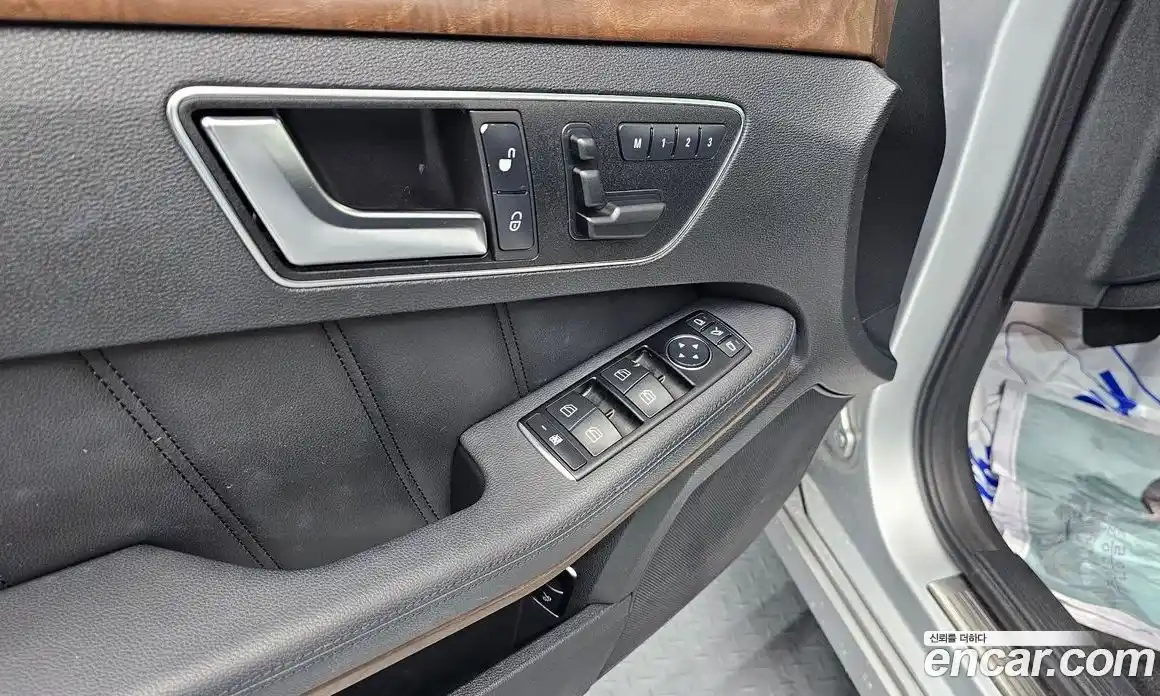 Mercedes-Benz E-Class 2013 3.5 Автомат в Москве № 161865, фото 17