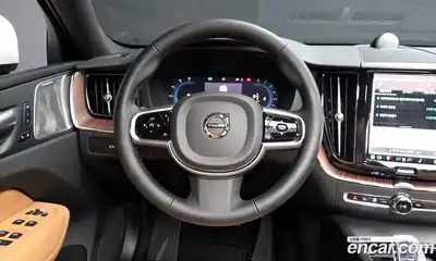Volvo XC60 2025 2.0 Автомат в Москве № 164154, миниатюра 11