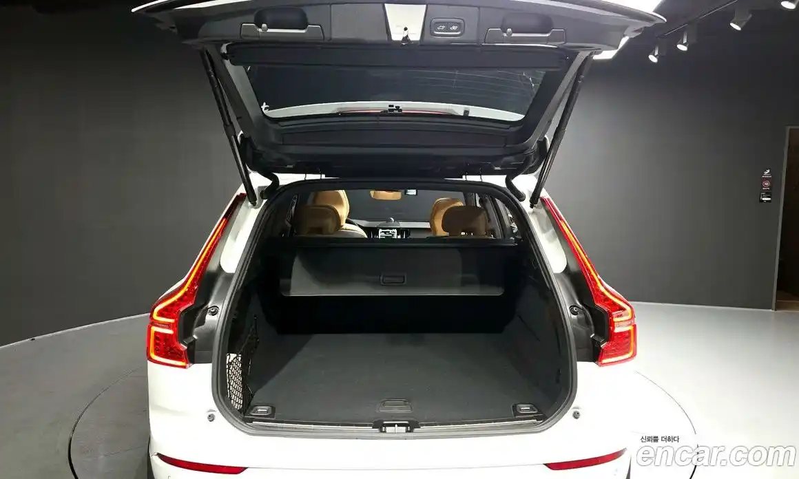 Volvo XC60 2025 2.0 Автомат в Москве № 164154, фото 7