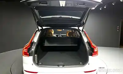 Volvo XC60 2025 2.0 Автомат в Москве № 164154, миниатюра 7