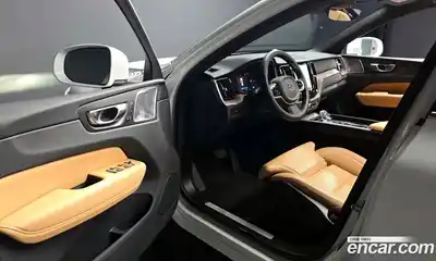 Volvo XC60 2025 2.0 Автомат в Москве № 164154, миниатюра 10