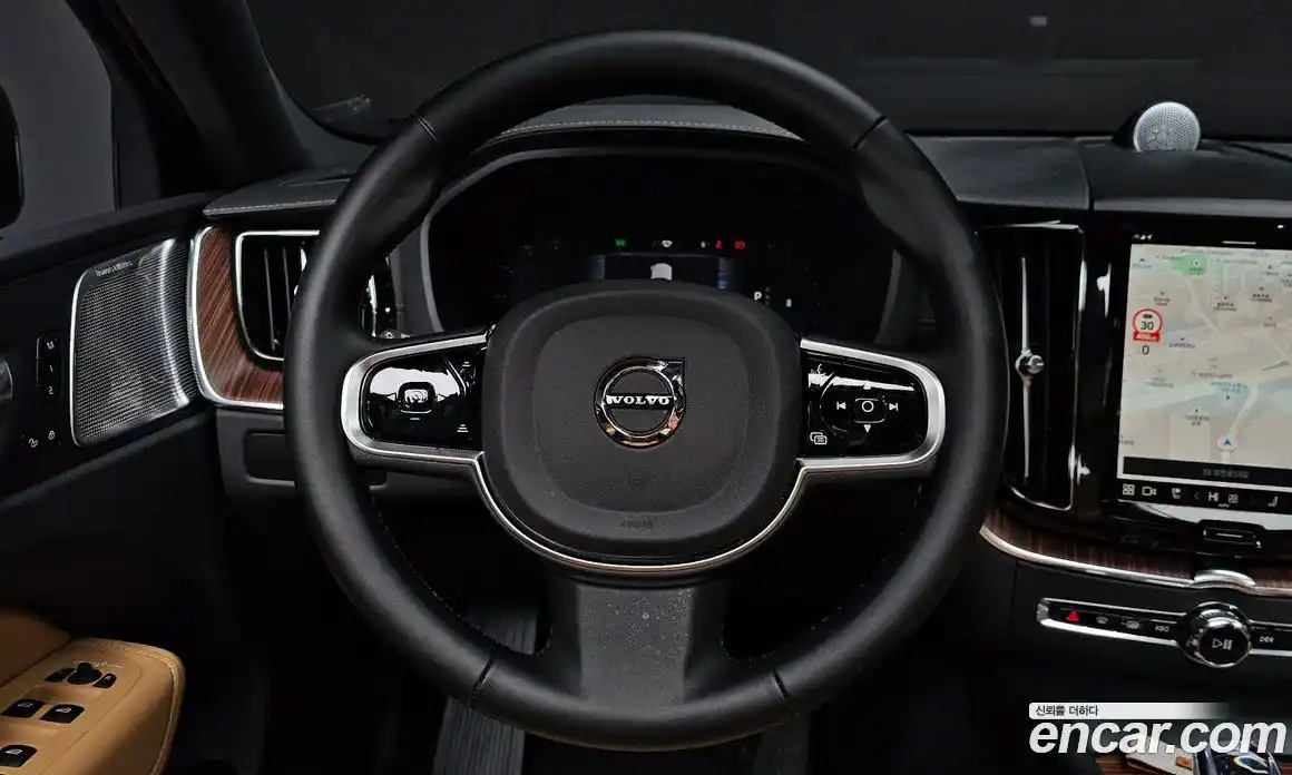 Volvo XC60 2024 2.0 Автомат в Москве № 164229, фото 13