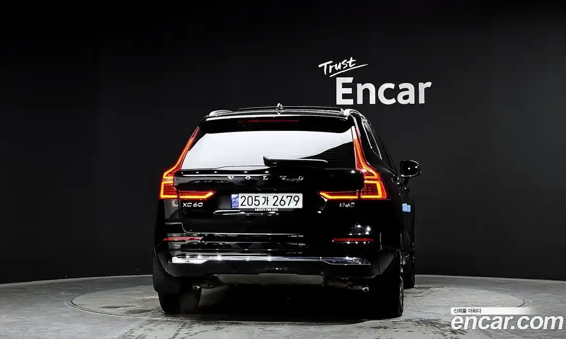 Volvo XC60 2024 2.0 Автомат в Москве № 164229, фото 4