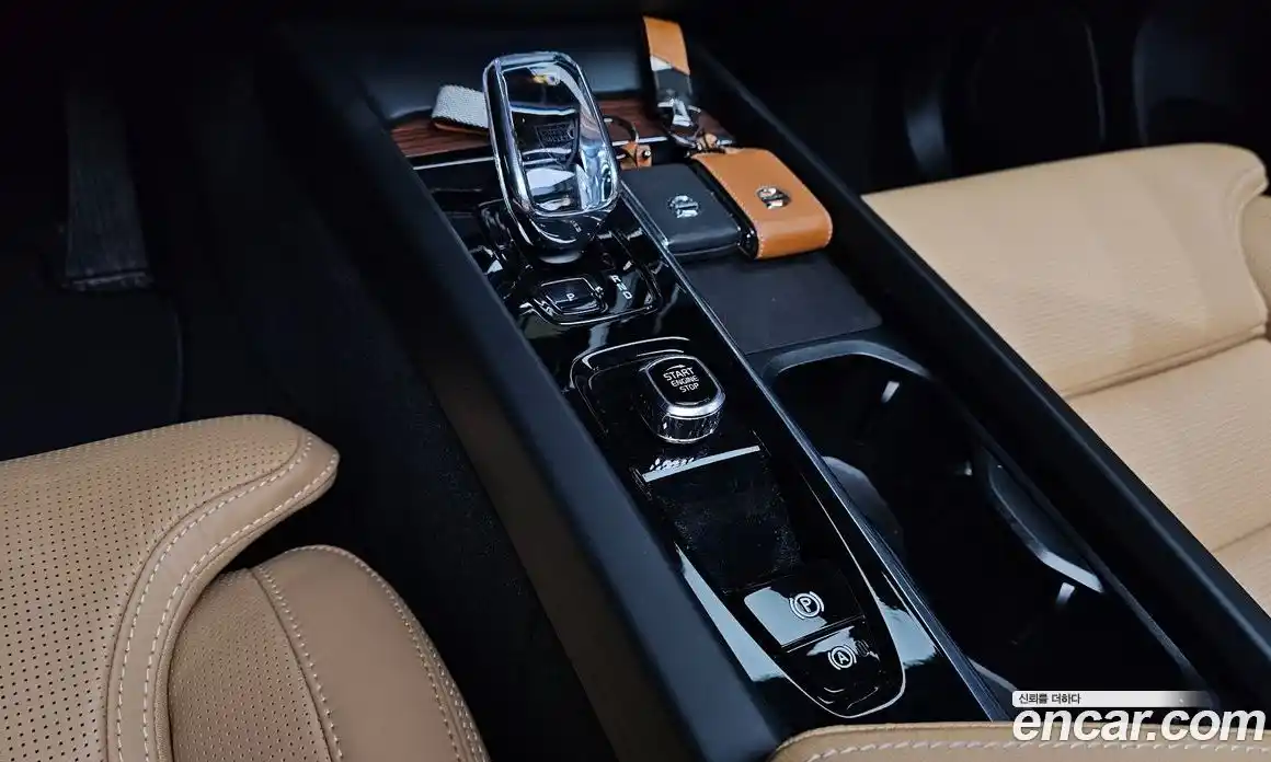 Volvo XC60 2024 2.0 Автомат в Москве № 164229, фото 9