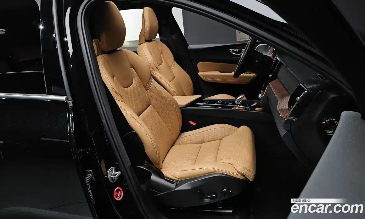 Volvo XC60 2024 2.0 Автомат в Москве № 164229, фото 10