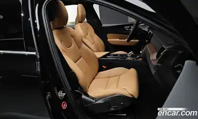 Volvo XC60 2024 2.0 Автомат в Москве № 164229, миниатюра 10