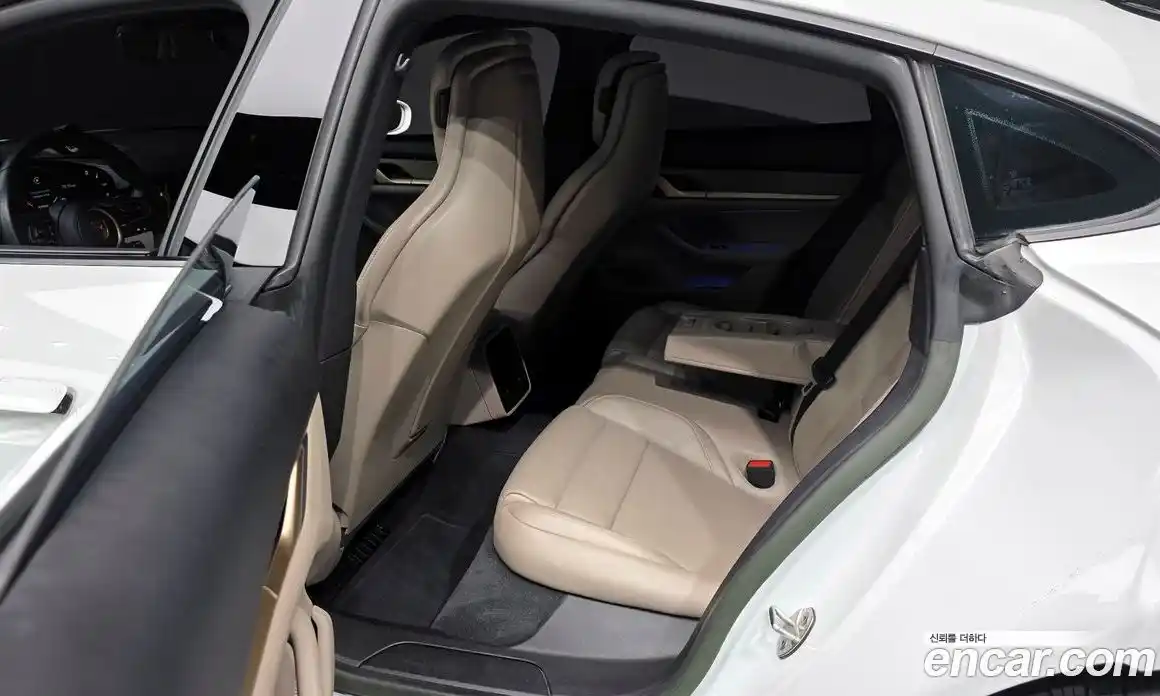 Porsche Taycan 2023 0.1 Автомат в Москве № 164949, фото 12